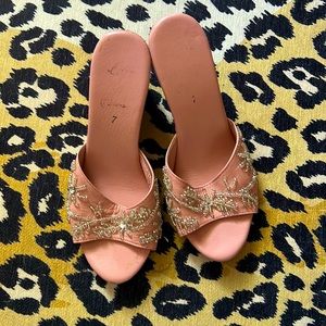 Lucky Lou beaded pink tiki retro style slides hand size7